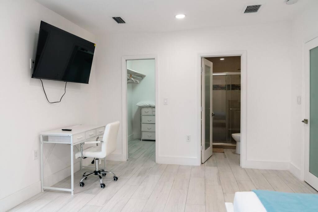 Luxury Retreat 3B ,2Ba Pool , Coral Gables Center Villa ไมอามี ภายนอก รูปภาพ