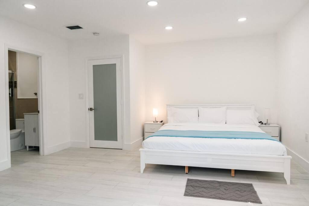Luxury Retreat 3B ,2Ba Pool , Coral Gables Center Villa ไมอามี ภายนอก รูปภาพ