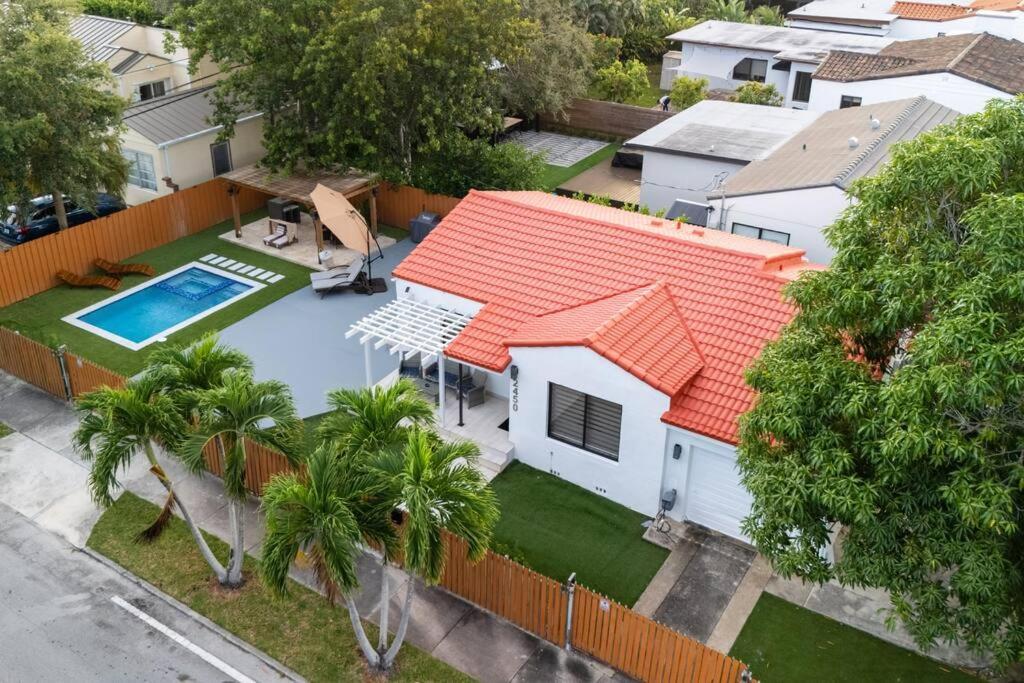 Luxury Retreat 3B ,2Ba Pool , Coral Gables Center Villa ไมอามี ภายนอก รูปภาพ