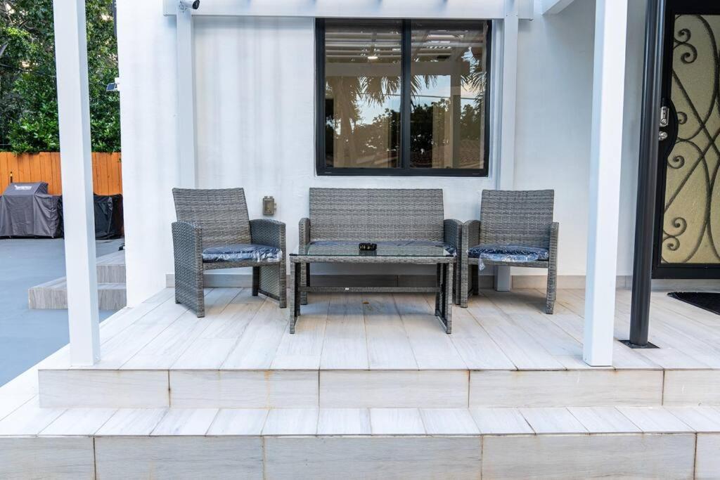 Luxury Retreat 3B ,2Ba Pool , Coral Gables Center Villa ไมอามี ภายนอก รูปภาพ