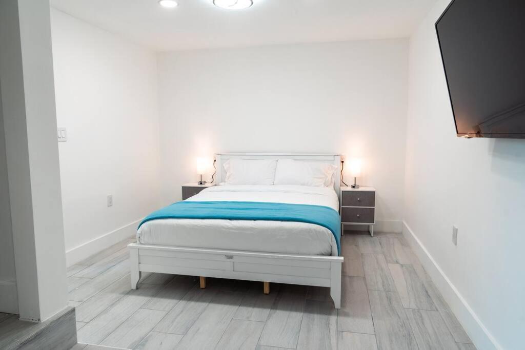 Luxury Retreat 3B ,2Ba Pool , Coral Gables Center Villa ไมอามี ภายนอก รูปภาพ