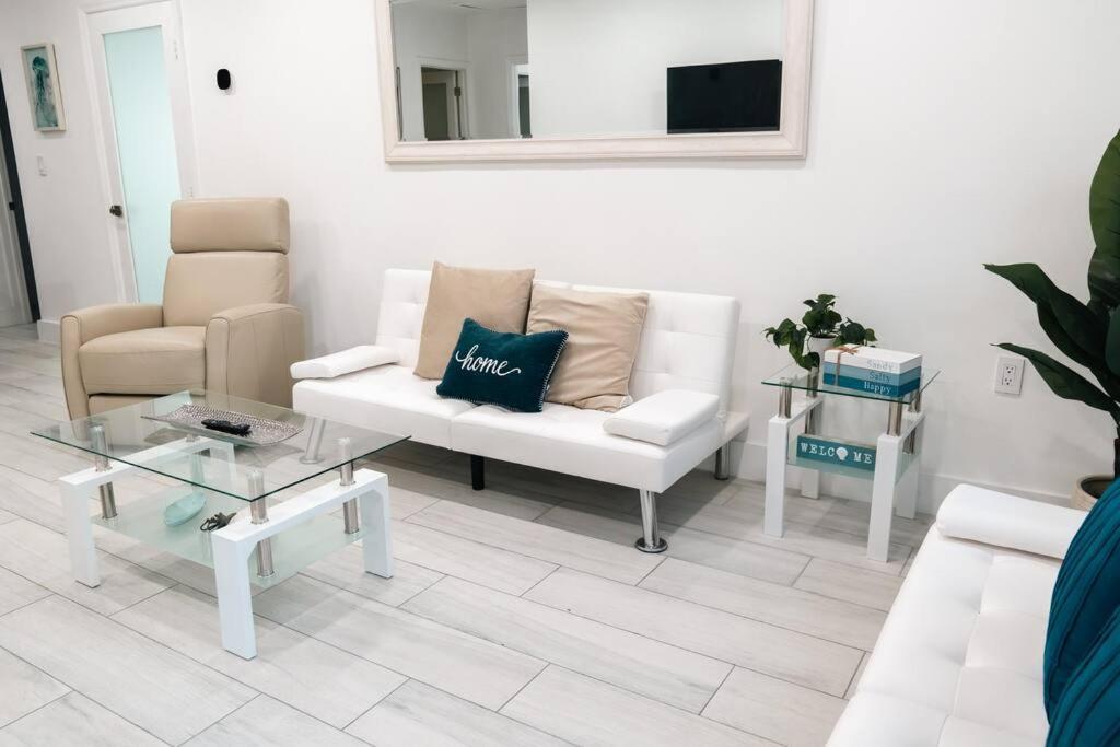 Luxury Retreat 3B ,2Ba Pool , Coral Gables Center Villa ไมอามี ภายนอก รูปภาพ