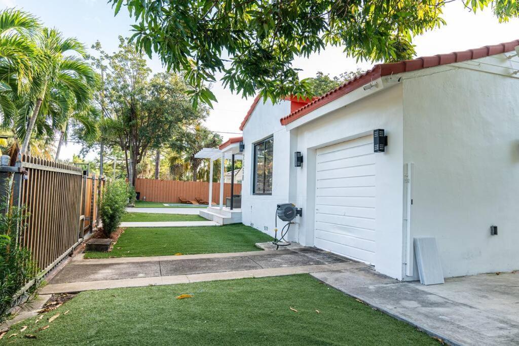 Luxury Retreat 3B ,2Ba Pool , Coral Gables Center Villa ไมอามี ภายนอก รูปภาพ