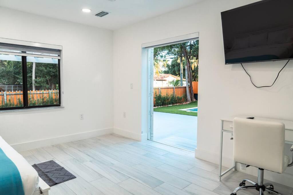 Luxury Retreat 3B ,2Ba Pool , Coral Gables Center Villa ไมอามี ภายนอก รูปภาพ
