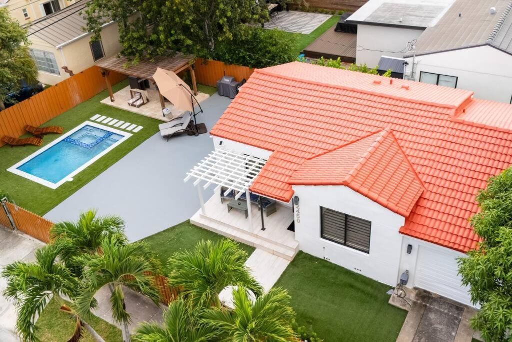 Luxury Retreat 3B ,2Ba Pool , Coral Gables Center Villa ไมอามี ภายนอก รูปภาพ