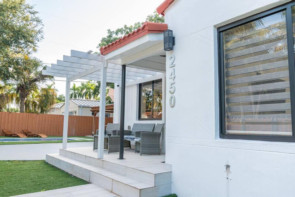Luxury Retreat 3B ,2Ba Pool , Coral Gables Center Villa ไมอามี ภายนอก รูปภาพ
