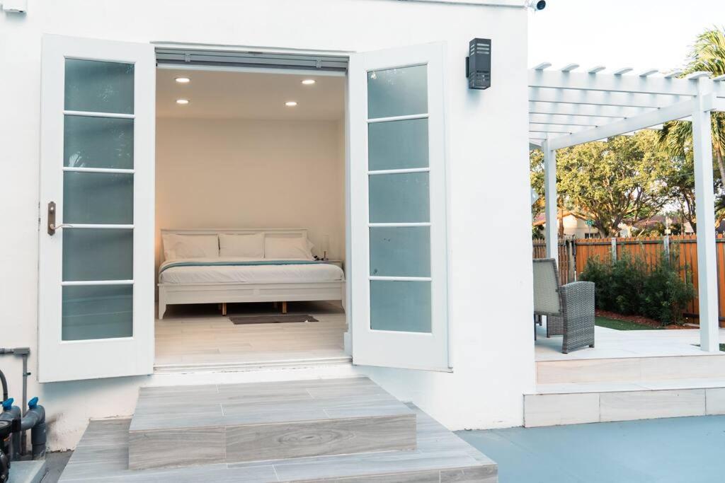 Luxury Retreat 3B ,2Ba Pool , Coral Gables Center Villa ไมอามี ภายนอก รูปภาพ