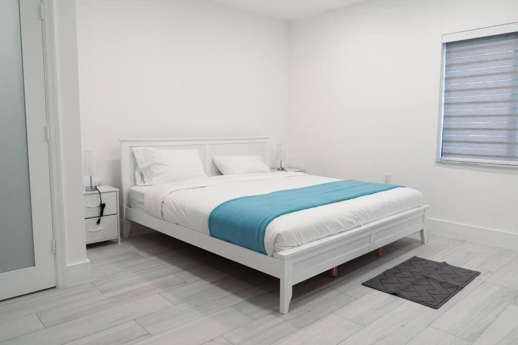 Luxury Retreat 3B ,2Ba Pool , Coral Gables Center Villa ไมอามี ภายนอก รูปภาพ