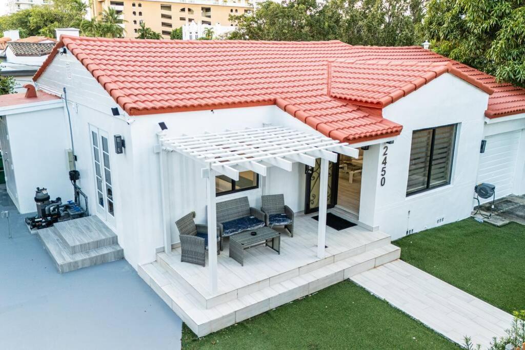 Luxury Retreat 3B ,2Ba Pool , Coral Gables Center Villa ไมอามี ภายนอก รูปภาพ